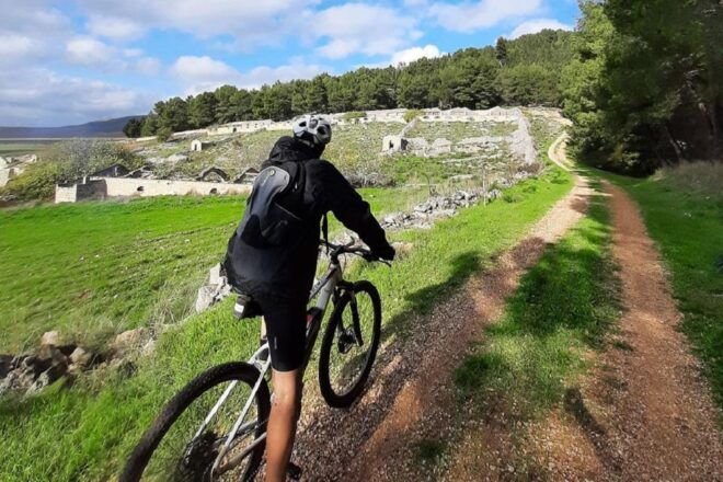 Castel Del Monte Ebike Tour - Itinerary Overview