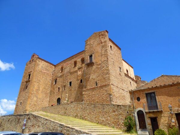 Castelbuono: Medieval Walking Tour & Local Dessert - Ventimiglia Castle