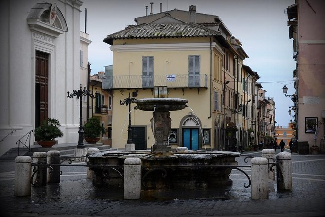 Castelgandolfo Pontifical Villas - Summer Residence of the Pope From Rome - Location and History