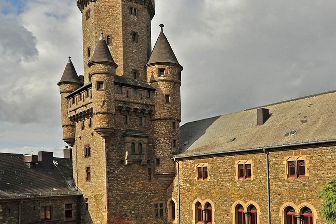 Castle Braunfels Day Trip From Frankfurt - Meeting Point and Start Time