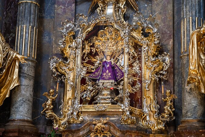 Castle & Ch. Bridge Private Walking Tour With Pick up in DE or EN - Meeting Point Details