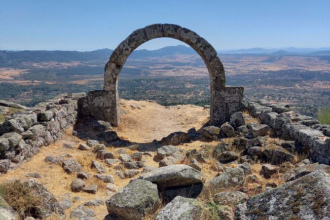 Castle of Monsanto: A Self-Guided Audio Tour of Portugals Most Famous Site - Inclusions and Meeting Point