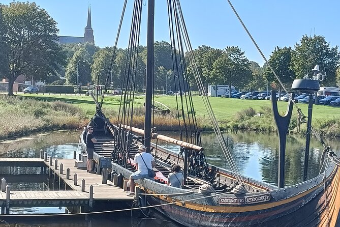 Castle, Palace, Cathedral and Viking Ships Tour - Meeting and Pickup
