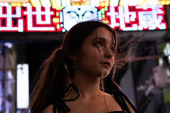 Casual Photoshoot in Dotonbori, Osaka with a Pro Photographer - Authentic Experiences from Past Participants