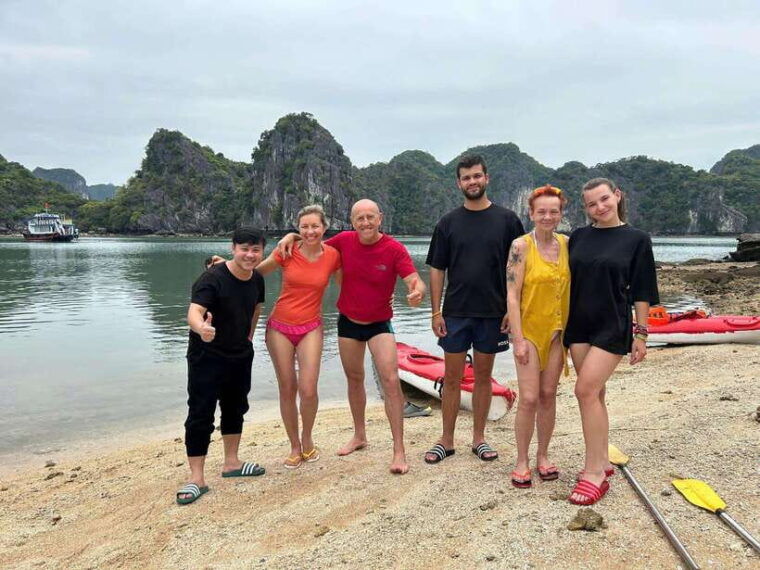 CAT BA ISLAND: FULL DAY SMALL GROUP BOAT TOUR LAN HA BAY - Visiting Cai Beo Fishing Village