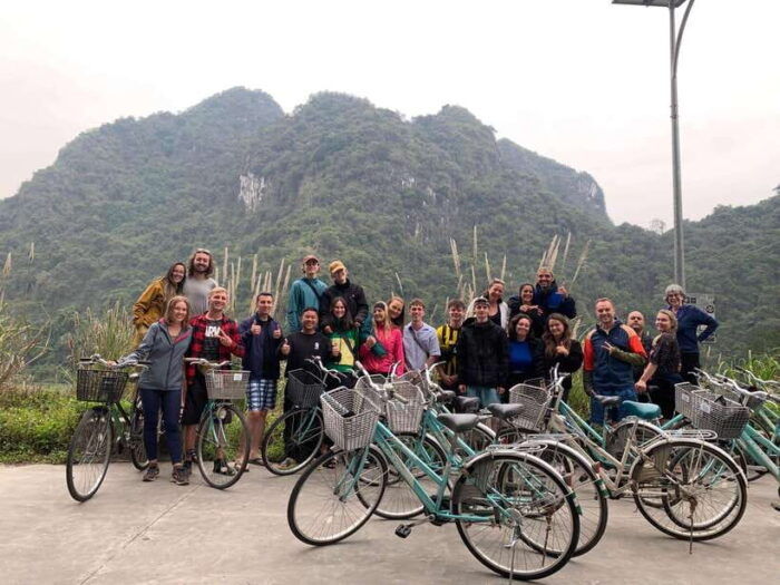 CAT BA ISLAND: FULL DAY SMALL GROUP BOAT TOUR LAN HA BAY - Kayaking, Snorkeling, and Swimming Activities