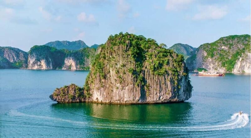 Cat Ba: Lan Ha and Ha Long Bay Boat Tour with Kayaking, Cave - Authentic Experiences: What Travelers Are Saying
