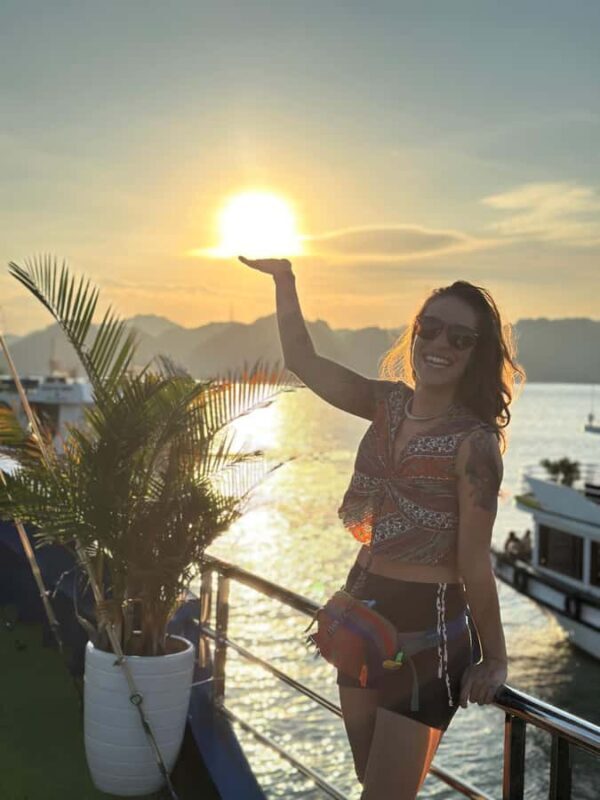 Cat Ba : Lan Ha Bay Boat Tour , Monkey Island and Sunset - An In-Depth Look at the Lan Ha Bay Boat Tour