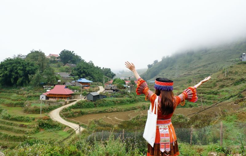 Cat Cat Village Half-Day Tour from Sapa - From Sapa’s center to Cat Cat on foot