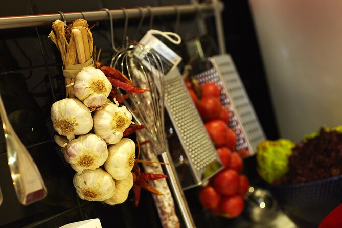 Catalan Tapas & Wine and La Boqueria Market Visit - Must-Try Tapas Dishes in Catalan Cuisine