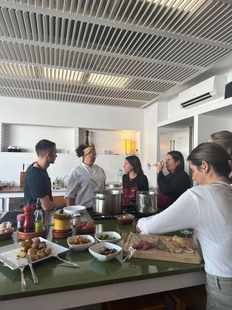 Catalunya: Market Tour, Vermut and Paella Showcooking - Highlights of the Experience