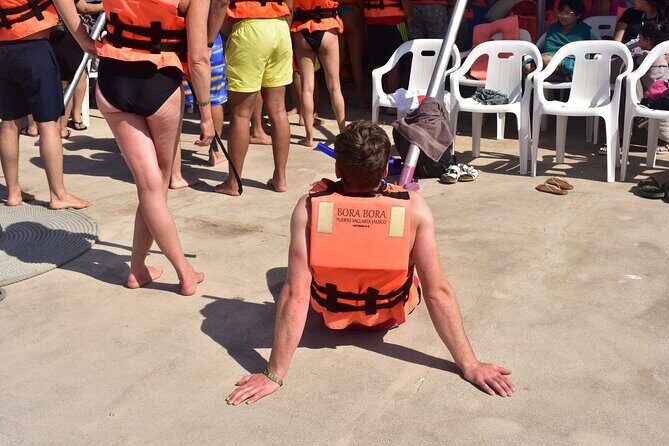 Catamaran Arches, Animas Beach, Quimixed Waterfall and Food Tour - FAQ