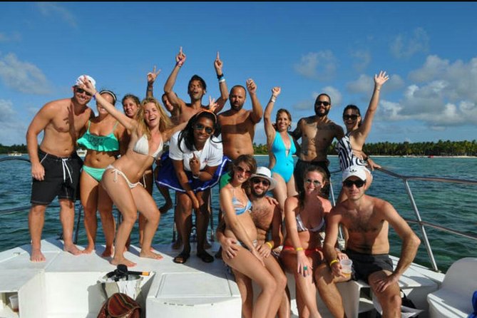 Catamaran Cruise With Dunns River Falls From Ocho Rios - Inclusions and Amenities