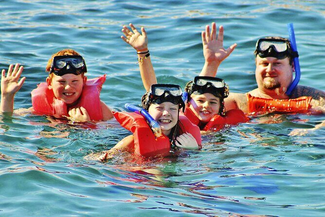 Catamaran family friendly Tour to Isla Mujeres with lunch - The Experience Guides