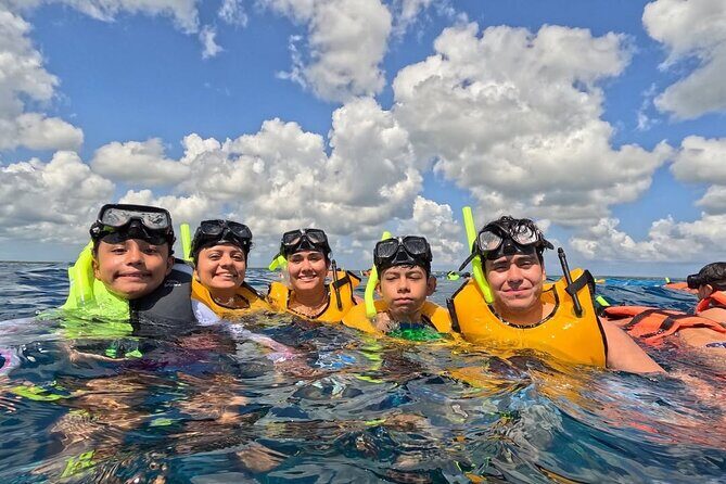 Catamaran in Cozumel with snorkeling at El Cielo and open Bar - An In-Depth Look at the Catamaran Experience in Cozumel