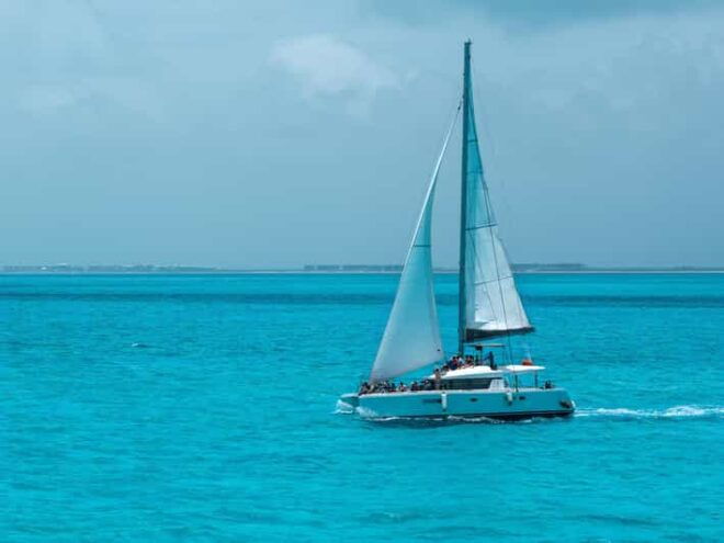 Catamaran Isla Mujeres + Coco Bongo Combo Tour - Inclusions
