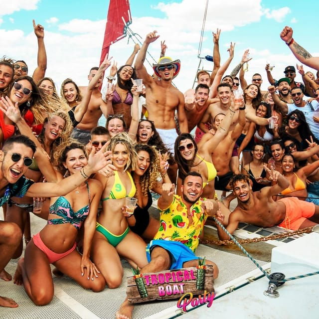 Catamaran Lucile | Famous Boat Cata Party - Reservation Process
