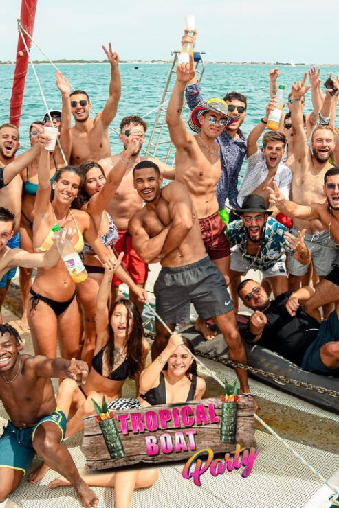 Catamaran Lucile | Famous Eat Cata Party - Key Points