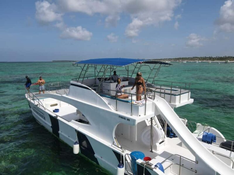 Catamaran party Boat con open bar y snorkeling en punta cana - The Experience: A Detailed Breakdown