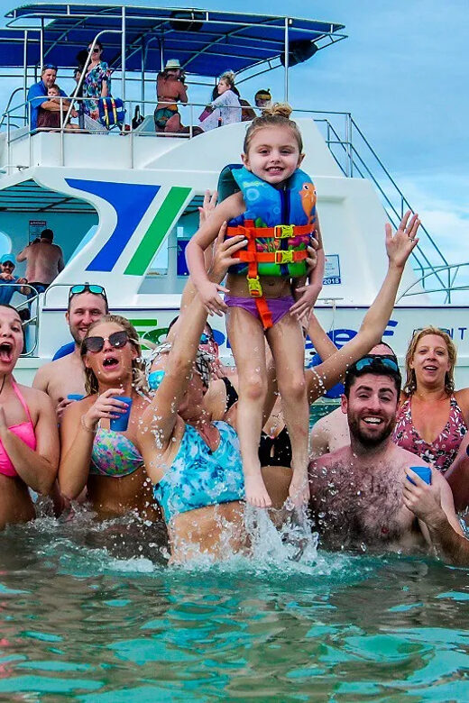 Catamaran party Boat con open bar y snorkeling en punta cana - Who Should Consider This Tour?