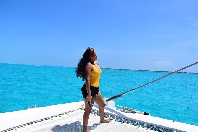 Catamaran Party on the Caribbean Sea to Isla Mujeres - An Overview of the Experience