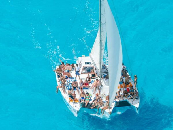 CATAMARAN ROYAL SWIM VIP - Thrilling Dolphin Interactions