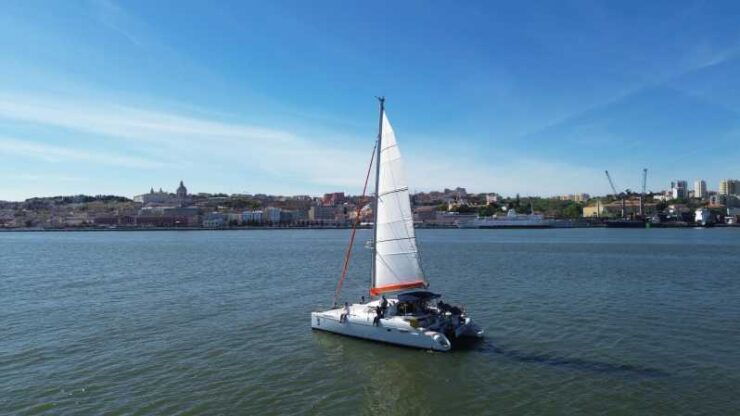 Catamaran Tour on the Tagus With Views of Fascinating Lisbon - Highlights of the Experience