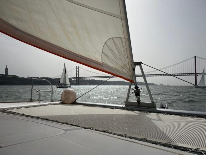 Catamaran Tour on the Tagus With Views of Fascinating Lisbon - Boarding and Safety Procedures