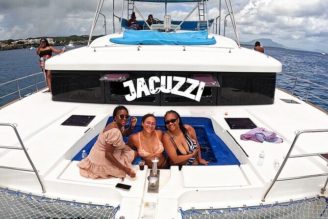 Catamaran with jacuzzi for groups Lunch and drinks Puerto plata - Good To Know
