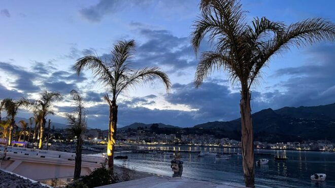 Catania Airport: Shuttle Transfer to Taormina - Professional Driver Services