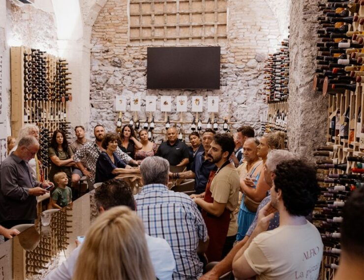 Catania City: Volcanic Wine Tasting in a Metropolitan Market - Experience