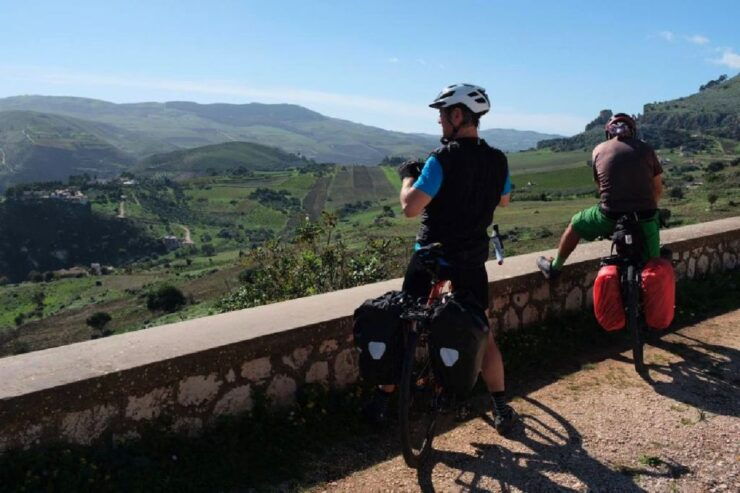 Catania: Electric Bike Rental - Activity Duration and Host Information