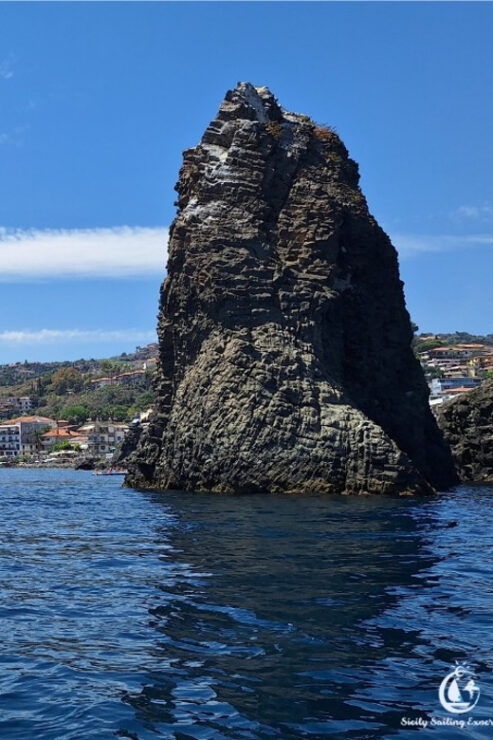 Catania: Half-Day Boat Trip to Acitrezza - Itinerary Highlights