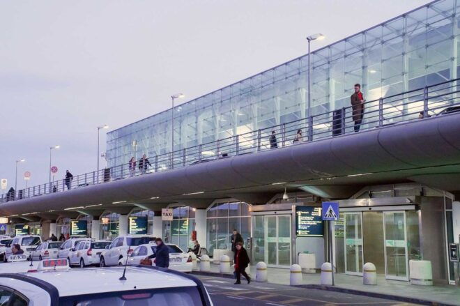 Catania International Airport: Bus Transfer To/From Syracuse - Wheelchair Accessibility and Pet-Friendly Policy