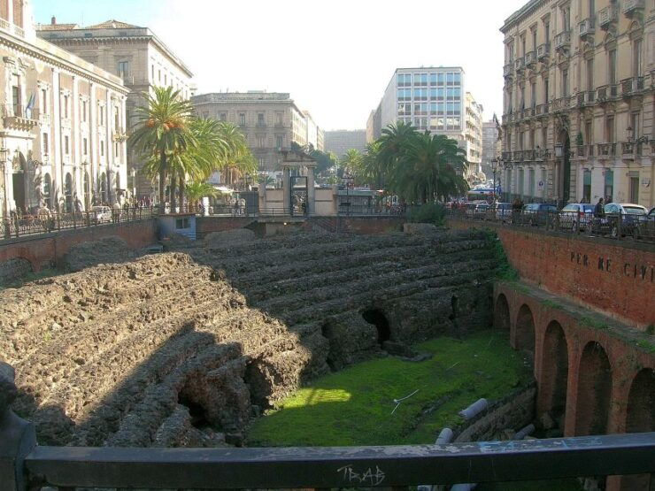 Catania: Private Walking Tour With Arancini Tasting - Good To Know