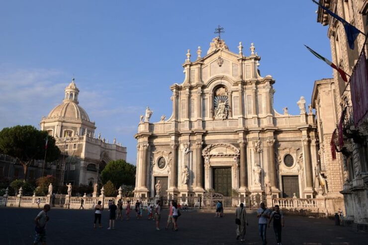 Catania: Private Walking Tour With Arancini Tasting - Tour Experience