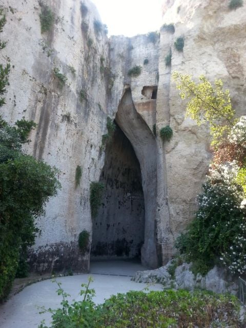 Catania: Syracuse and Ortigia Private Tour with Pickup - Personalized and Cultural