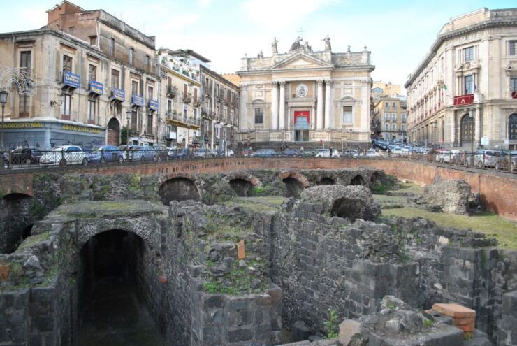 Catania: Underground and Street Food Walking Tour - Multilingual Live Tour Guide Experience
