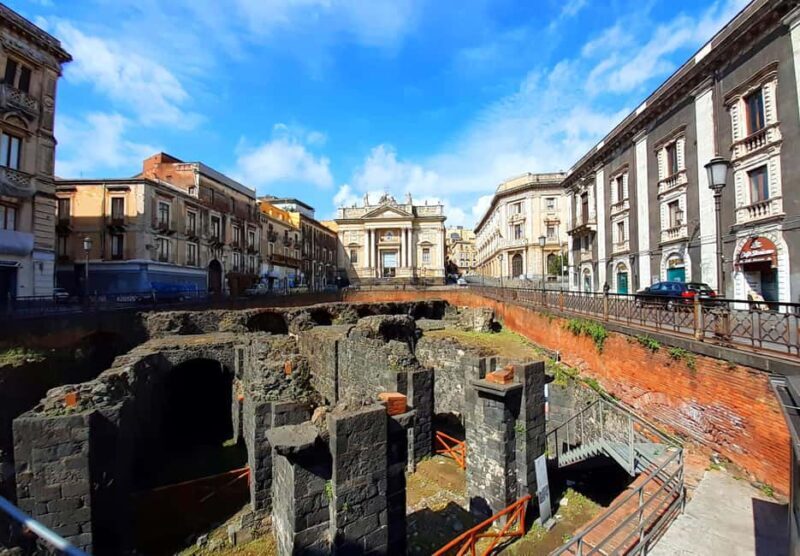Catania: walking tour with tasting - Good To Know