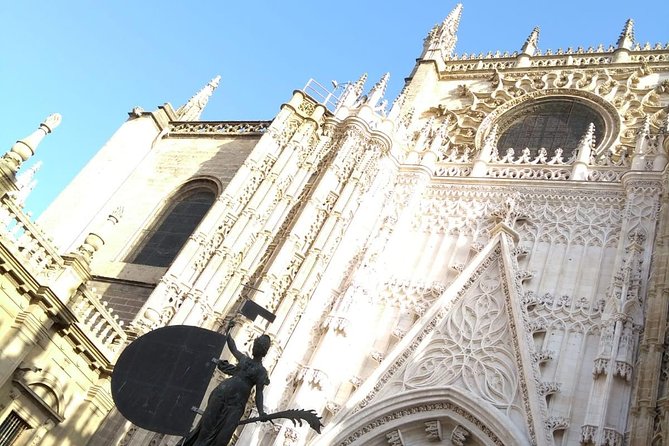 Catedral De Sevilla English Guided Tour Con Acceso Rápido Y Entrada a La Giralda - Common Questions