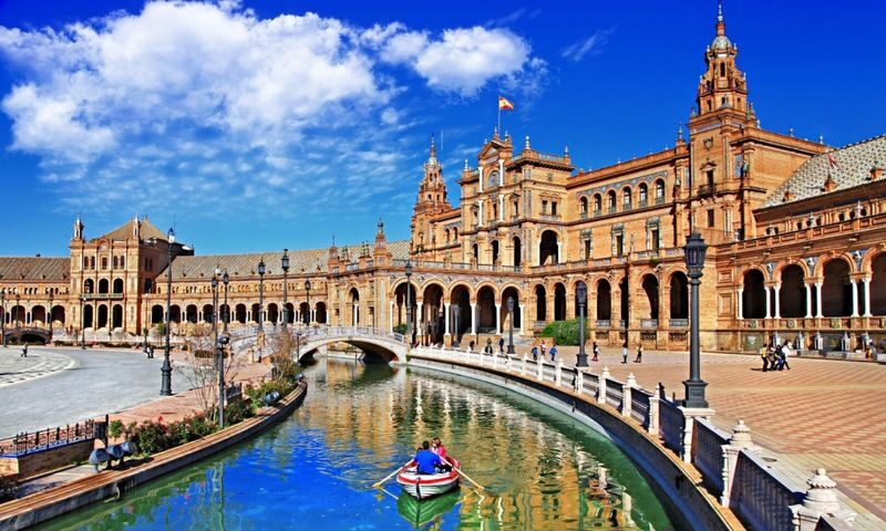 Cathedral, Alcazar, and Giralda guided tour in Seville - What to know before you book