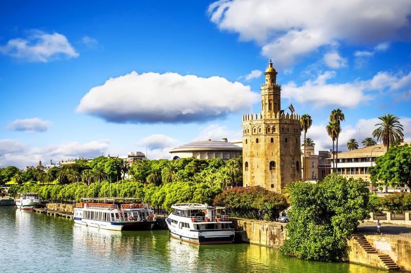 Cathedral of Seville and Giralda Tour - Follow the Giralda from minaret to bell tower