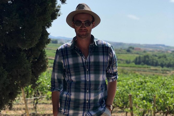 Cava Wineyard & Sitges Day Trip From Barcelona - Exploring the Fishing Village of Sitges