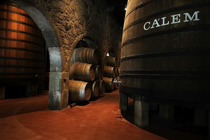 Caves Calem Tour with Wine Tasting in Porto - Make the river setting part of the plan