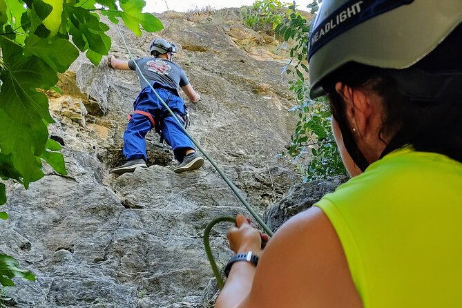 Caving, Rappelling, Climbing - Safety Tips for Rappelling