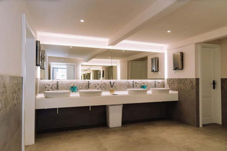 Cavtat: Banac Gallery Entrance & Sparkling Wine - Frequently Asked Questions