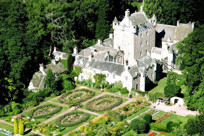 Cawdor Castle, Clava Cairns and Culloden Battlefield - Private Transportation