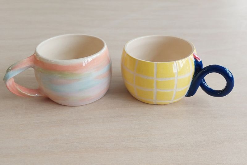 CC ART STUDIO - Hand-made/drawn ceramics experience | Couple/parent-child cooperation workshop | Prince Edward - At the workbench: clear guidance for first-timers