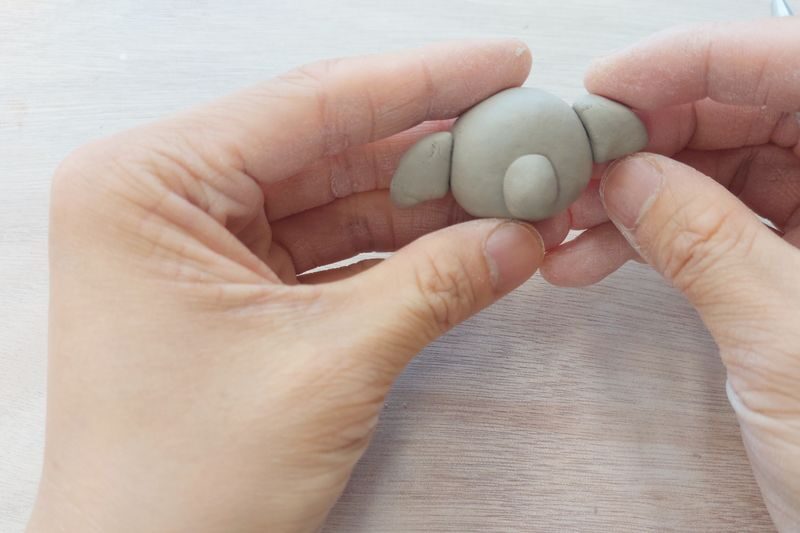 CC ART STUDIO - Hand-made/drawn ceramics experience | Couple/parent-child cooperation workshop | Prince Edward - Wheel throwing: the classic clay-on-a-wheel session