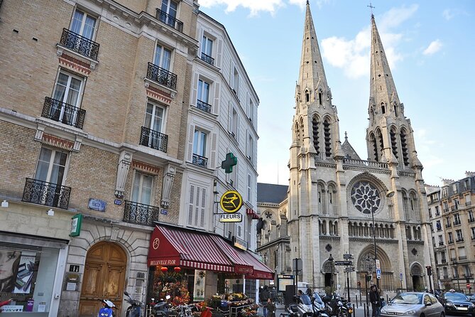 CDG Transfers With Eiffel Tower and Walking Tour of Belleville. - Inclusions and Meeting Details